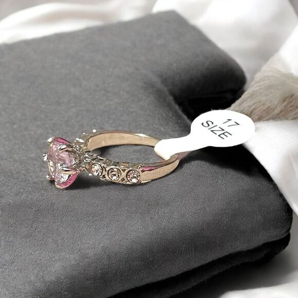 White Cubic Zirconia Silver Tone Ring Size 9.25 - Picture 2 of 5